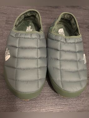 The North Face Quilted Slip-On Slippers in Olive